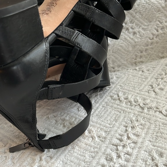 Via Spiga Black Leather Gladiator Sandals with Back Zipper 8M - Picture 7 of 10